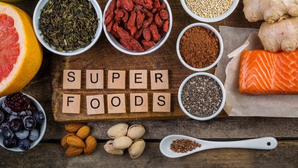 19 Superfoods to Keep Around the House